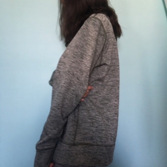 Under armour hoodie - Picture 3 of 4